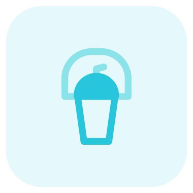 İçecek, tek kullanımlık içeceklere doldurulmuş.