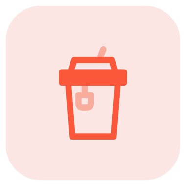 Çayı paket servis bardağına doldurdum.