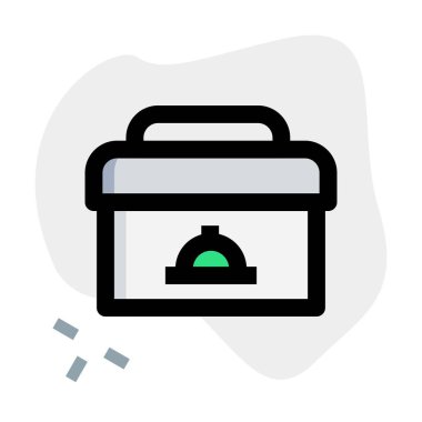 Lezzetli paket servis yemekleri kutuyla kaplı..