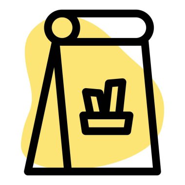 Bir paket kızarmış patates.