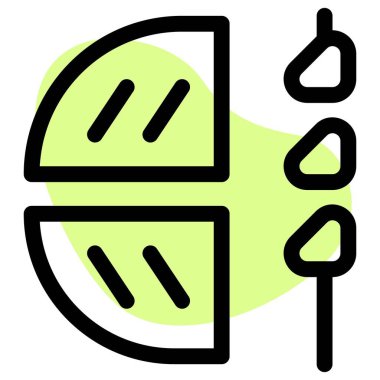 Düz ekmekle servis edilen lezzetli suvlaki..