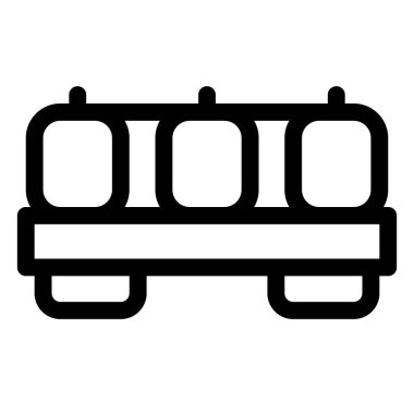 Sıvı tanklar bir tren vagonuna taşınıyor.