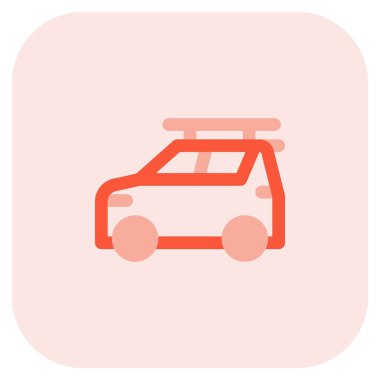 Çatı rafı ile donatılmış çok amaçlı araç