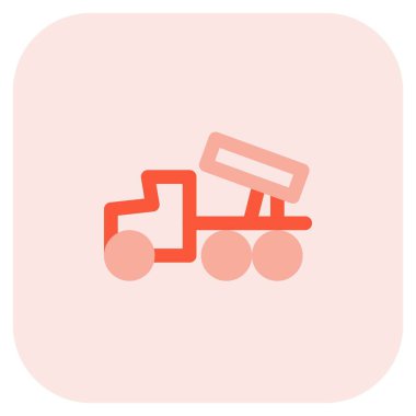 Büyük arka kaldırabilir füze rafı.