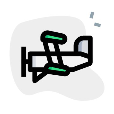 Makineli tüfekle donatılmış klasik bir uçak.