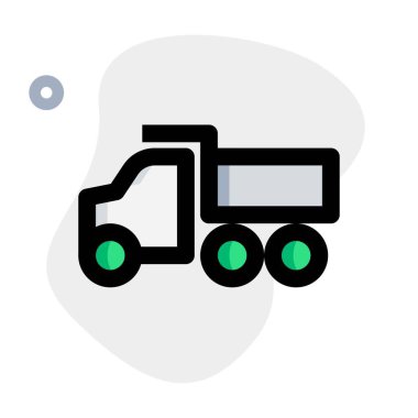 Büyük lastikleri olan off-road askeri aracı.