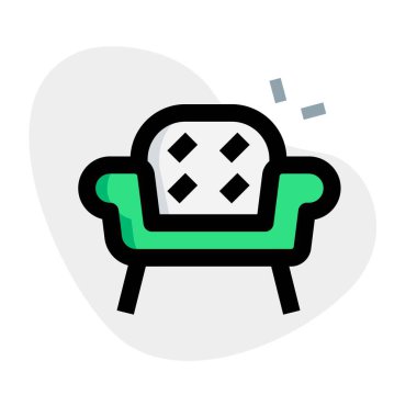 Şık, uzun kadife koltuklar..