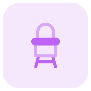 Yemek yemek için bebek sandalyesi.