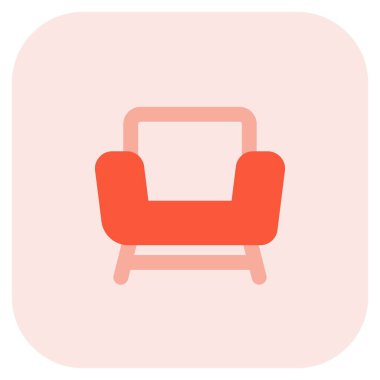 Destek kolları ya da yan parçaları olan sandalye.