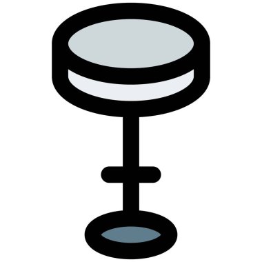 Yuvarlak bar tabureleri, rahat bir oturma yeri..