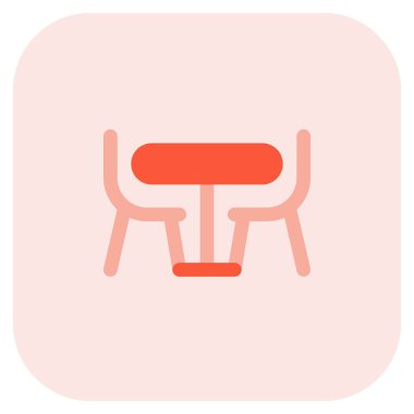 Ahşap masalı şık yemek sandalyeleri..