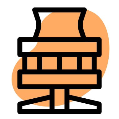 Şık ve sağlam ahşap kaptan koltuğu.