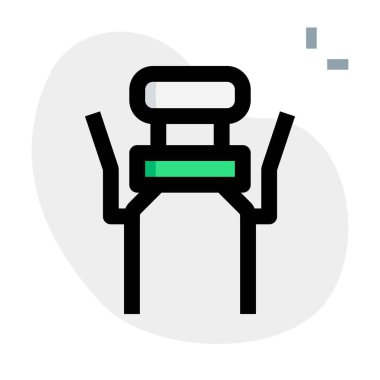 Banyo sandalyesi engelliler için tasarlandı..