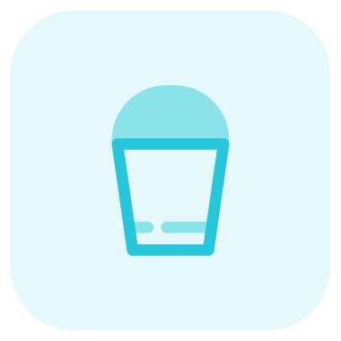 Kovanın üstü açık, altı düz..