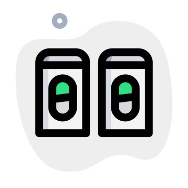 Çelik kaplar, karneye bağlanmak için bir depo..