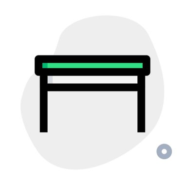 Yemek hazırlamak için büyük mutfak masası.