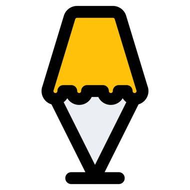 Elektrik armatürü genellikle yatağın kenarında tutulur..