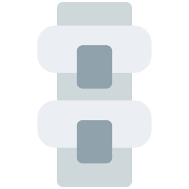 Lavabo kullanımı için tahta monte edilmiş raf.