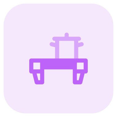 Mutfak duvarına konmuş tencere..