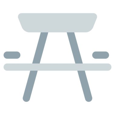 Oturmak için bankları olan piknik masası.