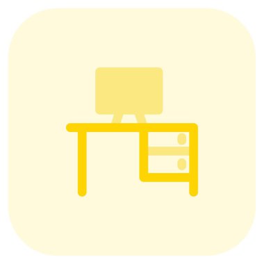 Bir büro masasında masaüstü kurulumu