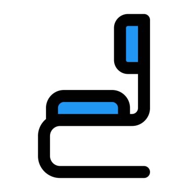 Oturmak için metal bazlı bira koltuğu.