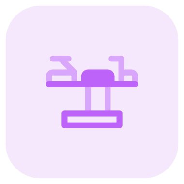 Operasyonda kullanılan ergonomik tablo.