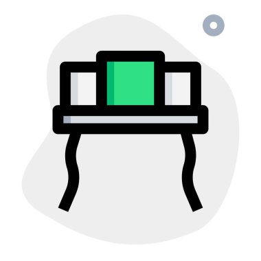 Sağlam bir geçmişe dönük tasarımı olan tablo yazılıyor.