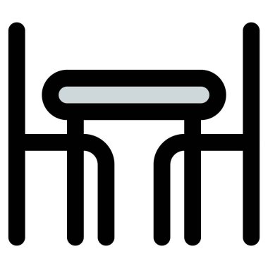 Yemek odası için küçük tahta bir masa..