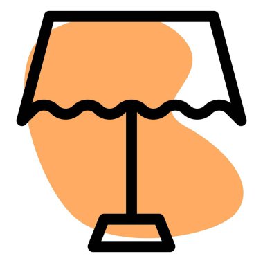 Açık hava yemeği için kumaşla kaplı bir masa..