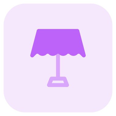 Açık hava yemeği için kumaşla kaplı bir masa..