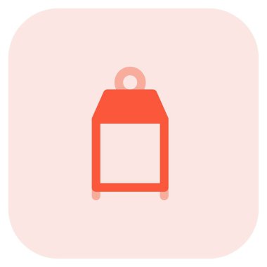 Yatağın yanına yerleştirilmiş dekoratif lamba..