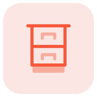 Yatak odası için geniş çekmeceler.