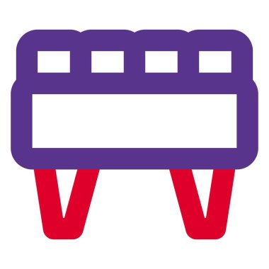 Dinlenme odasındaki kanepede rahat bir çift.