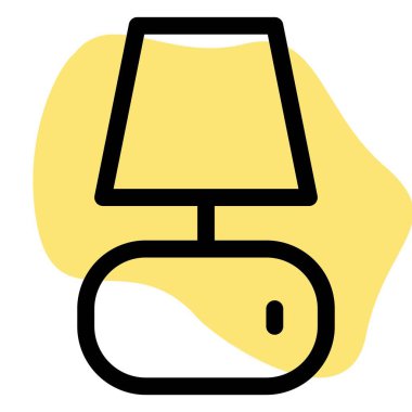 Tümleşik anahtarı olan masa lambası