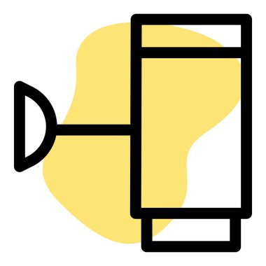 Duvara asılmış cam kaplama.