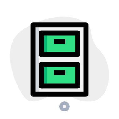 Ahşap çerçeveli güvenlik amacıyla pencereyi itin.