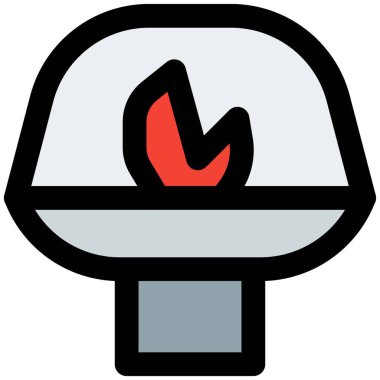 Açık hava için metal çukurda şenlik ateşi..