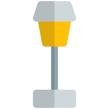 Karanlıkta ışıklandırma için bahçe lambası.