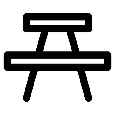 Açık hava yemek için üstü açık piknik masası.