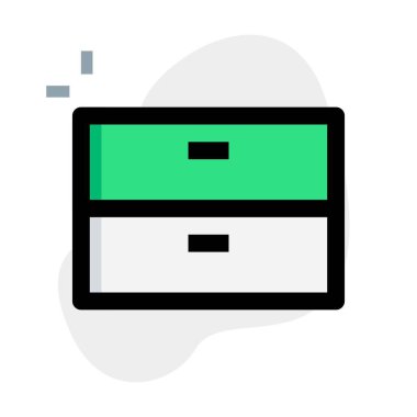 Gerekli şeyleri saklamak için geniş dolap