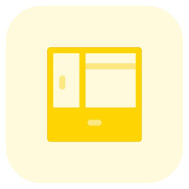 Temel ihtiyaçları karşılamak için ahşap dolap.