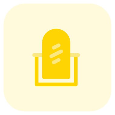 Ayakta tutacağı olan tam boy bir ayna..