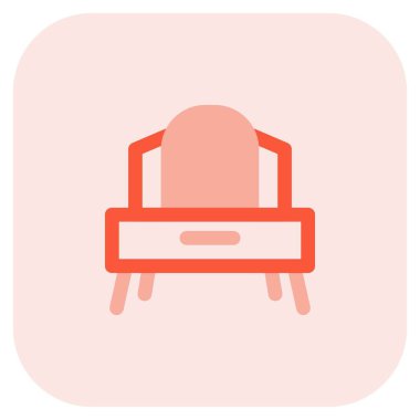 Yatak odasındaki klasik ahşap makyaj masası..