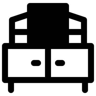 Tahta masa, ayna ve depo..