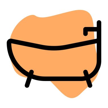 Şık bir küvet, banyo armatürü..