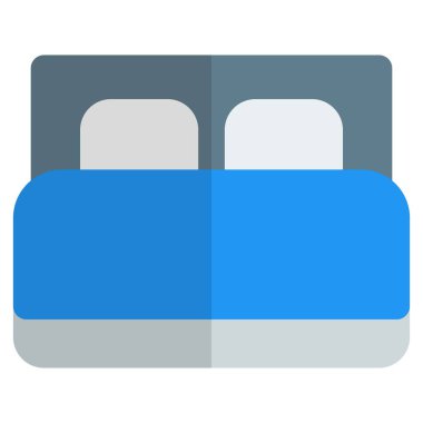 Ahşap bir yatakta rahat bir yatak..