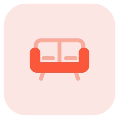 Koltuk döşenmiş, kolları ve arkası sağlam.