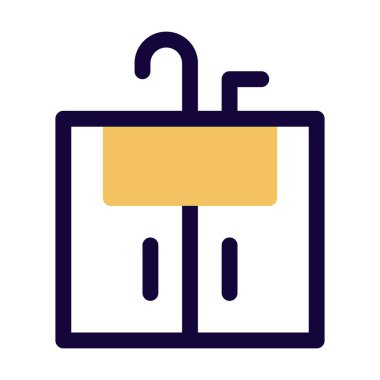 Çiftlik evi lavabosu ve büyük musluğu var..