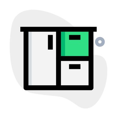 Mutfak deposu için kullanılan çoklu dolap masası.